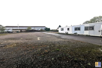  localcommercial st-germain-du-puy 18000