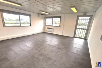  localcommercial st-germain-du-puy 18000