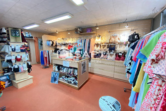  localcommercial st-jean-d-angely 17400