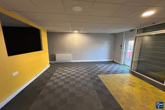  localcommercial st-pavace 72190