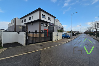  localcommercial vauvert 30600