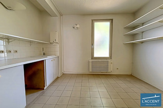  localcommercial vauvert 30600
