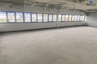  localcommercial vaux-le-penil 77000