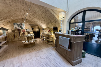  localcommercial venasque 84210