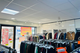  localcommercial venelles 13770