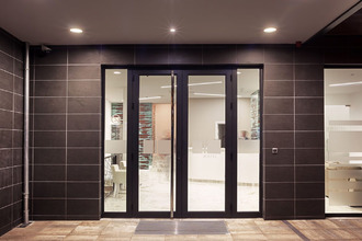  localcommercial versailles 78000