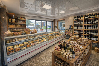  localcommercial vichy 03200