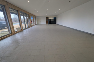  localcommercial wadelincourt 08200