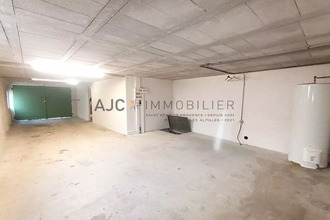 location appartement aureille 13930