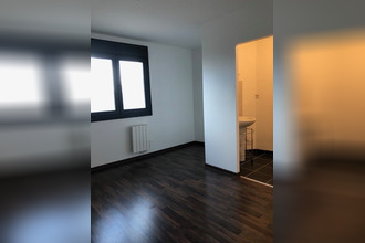 Ma-Cabane - Location Appartement BEAUCROISSANT, 67 m²