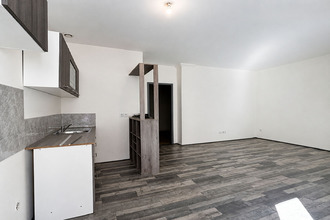 location appartement charleval 13350