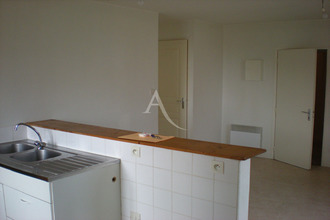 location appartement contigne 49330