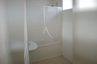 location appartement contigne 49330