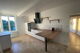Ma-Cabane - Location Appartement CORNE, 72 m²