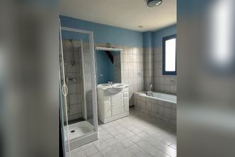 Ma-Cabane - Location Appartement GENNES, 82 m²