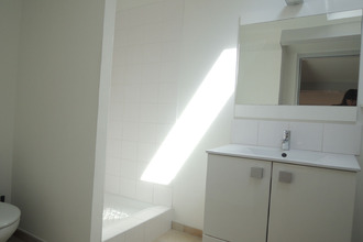 Ma-Cabane - Location Appartement LA ROQUE-D'ANTHERON, 81 m²