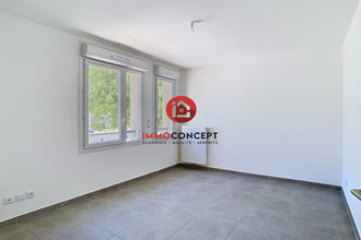 location appartement les-angles 30133