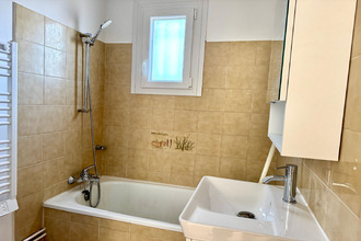 location appartement les-angles 30133