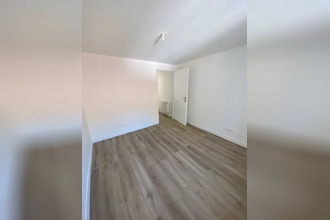 Ma-Cabane - Location Appartement LES NEYROLLES, 33 m²