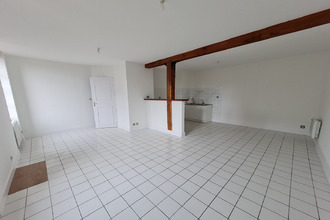 Ma-Cabane - Location Appartement LIVRE-SUR-CHANGEON, 65 m²