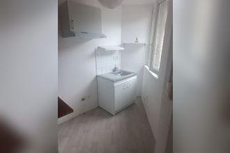 Ma-Cabane - Location Appartement Lussac-les-Églises, 38 m²