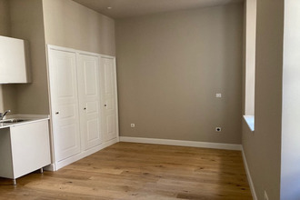 Ma-Cabane - Location Appartement NIMES, 29 m²