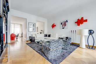 location appartement paris 75008
