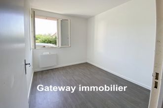 Ma-Cabane - Location Appartement Pérignat-lès-Sarliève, 63 m²