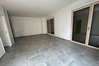 Ma-Cabane - Location Appartement RILLIEUX-LA-PAPE, 66 m²