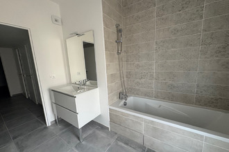 Ma-Cabane - Location Appartement RILLIEUX-LA-PAPE, 66 m²