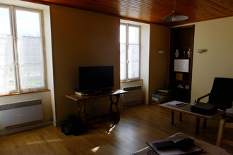 Ma-Cabane - Location Appartement Saint-Bonnet-Tronçais, 39 m²