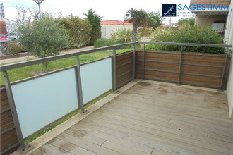 Ma-Cabane - Location Appartement SAINT-LAURENT-DE-LA-SALANQUE, 60 m²