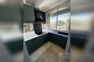 Ma-Cabane - Location Appartement SAINTE CLOTILDE, 51 m²