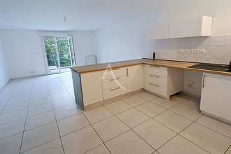 Ma-Cabane - Location Appartement SAINTE-GENEVIEVE-DES-BOIS, 63 m²