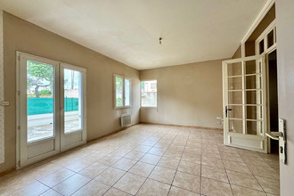 location appartement senas 13560