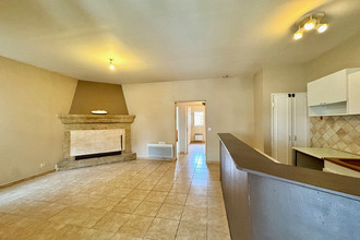 location appartement senas 13560