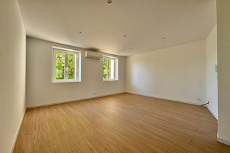 location appartement senas 13560
