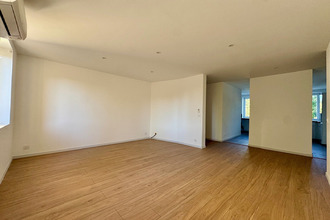 location appartement senas 13560