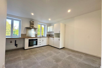 location appartement senas 13560