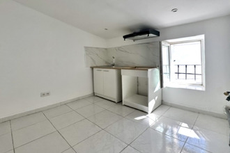 location appartement senas 13560