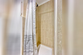 location appartement senas 13560