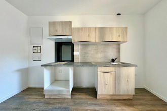 location appartement senas 13560