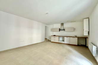 location appartement senas 13560