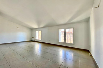 location appartement senas 13560