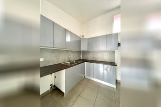 location appartement senas 13560