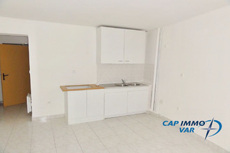 location appartement signes 83870