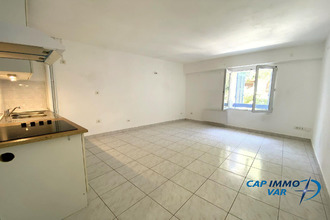 location appartement signes 83870