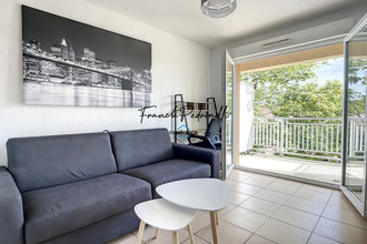location appartement st-quentin-de-baron 33750