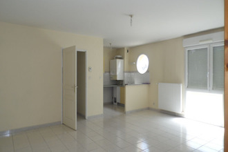 location appartement trelaze 49800