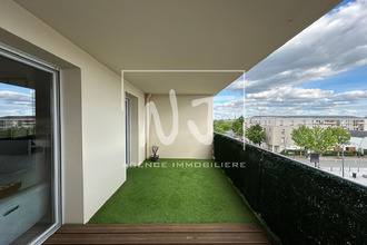 location appartement trelaze 49800